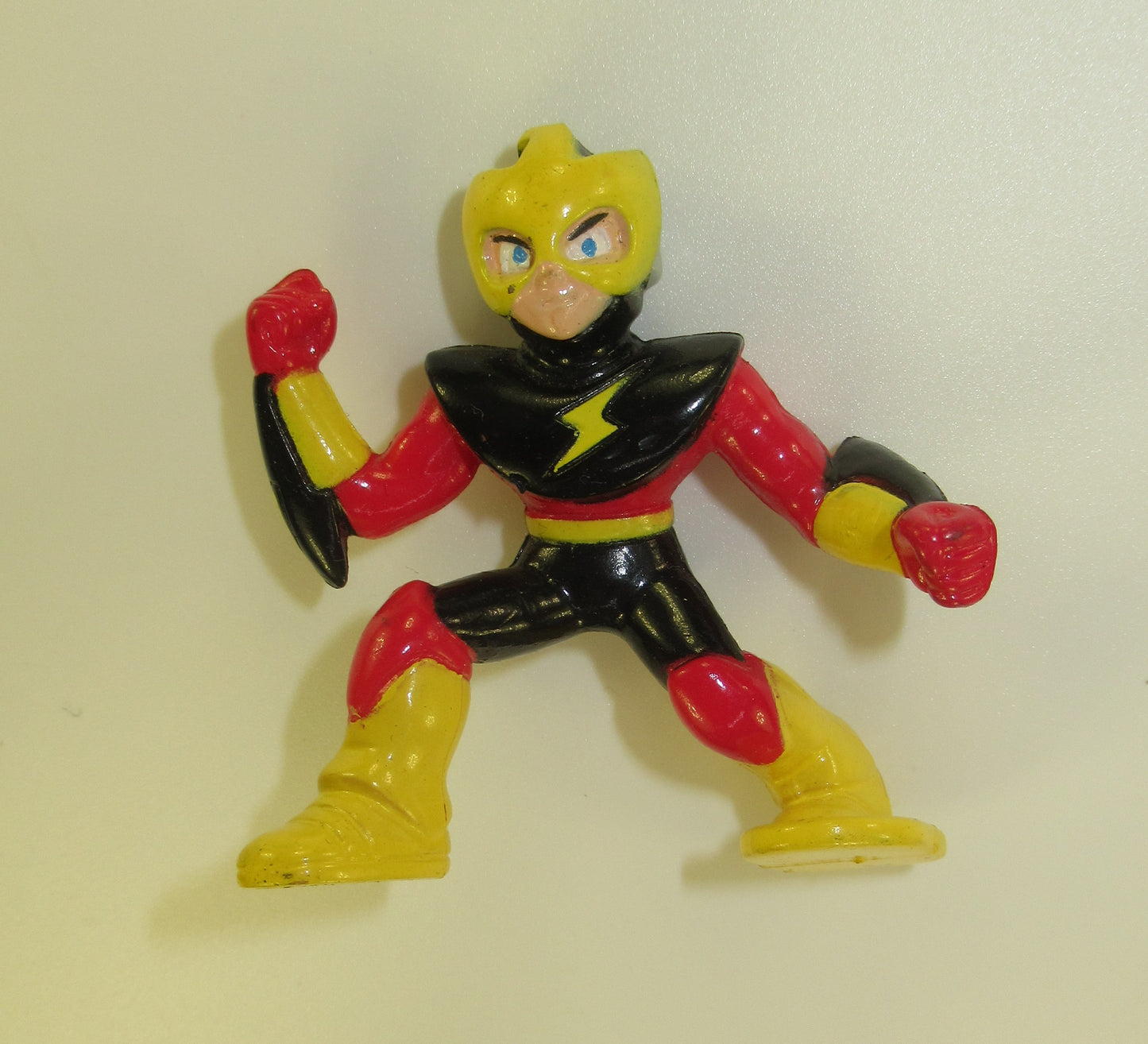 Eleckman 1995 Mega Man PVC Figure Bandai Capcom Elec Man Vintage Nintendo