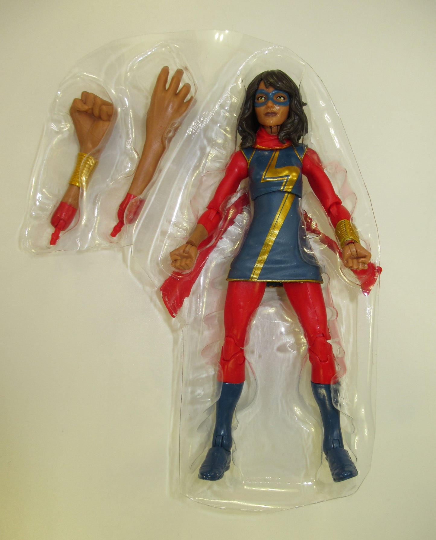 Ms. Marvel Marvel Legends Action Figure Hasbro New Kamala Khan Sandman Wave