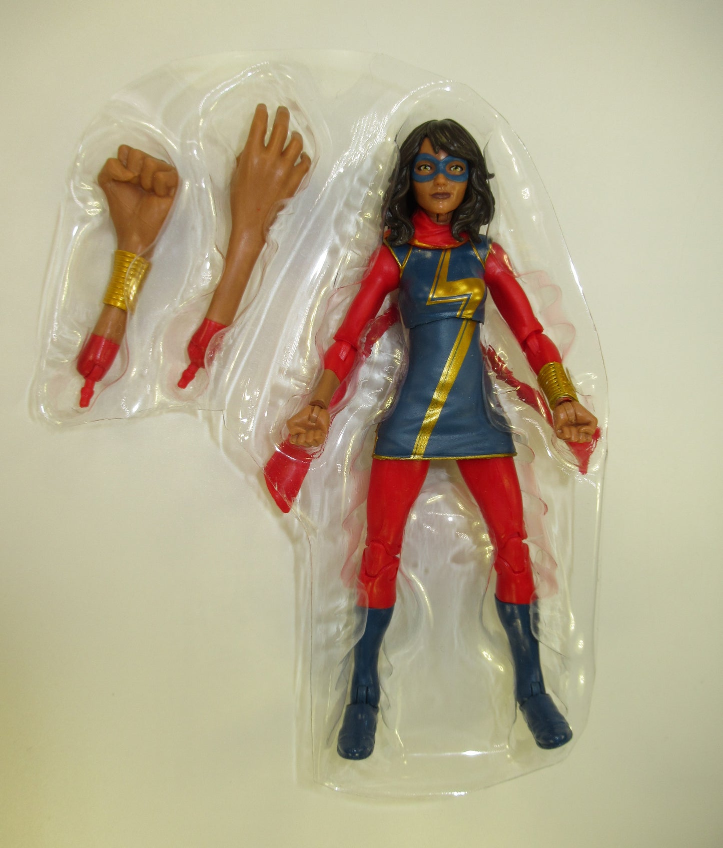 Ms. Marvel Marvel Legends Action Figure Hasbro New Kamala Khan Sandman Wave