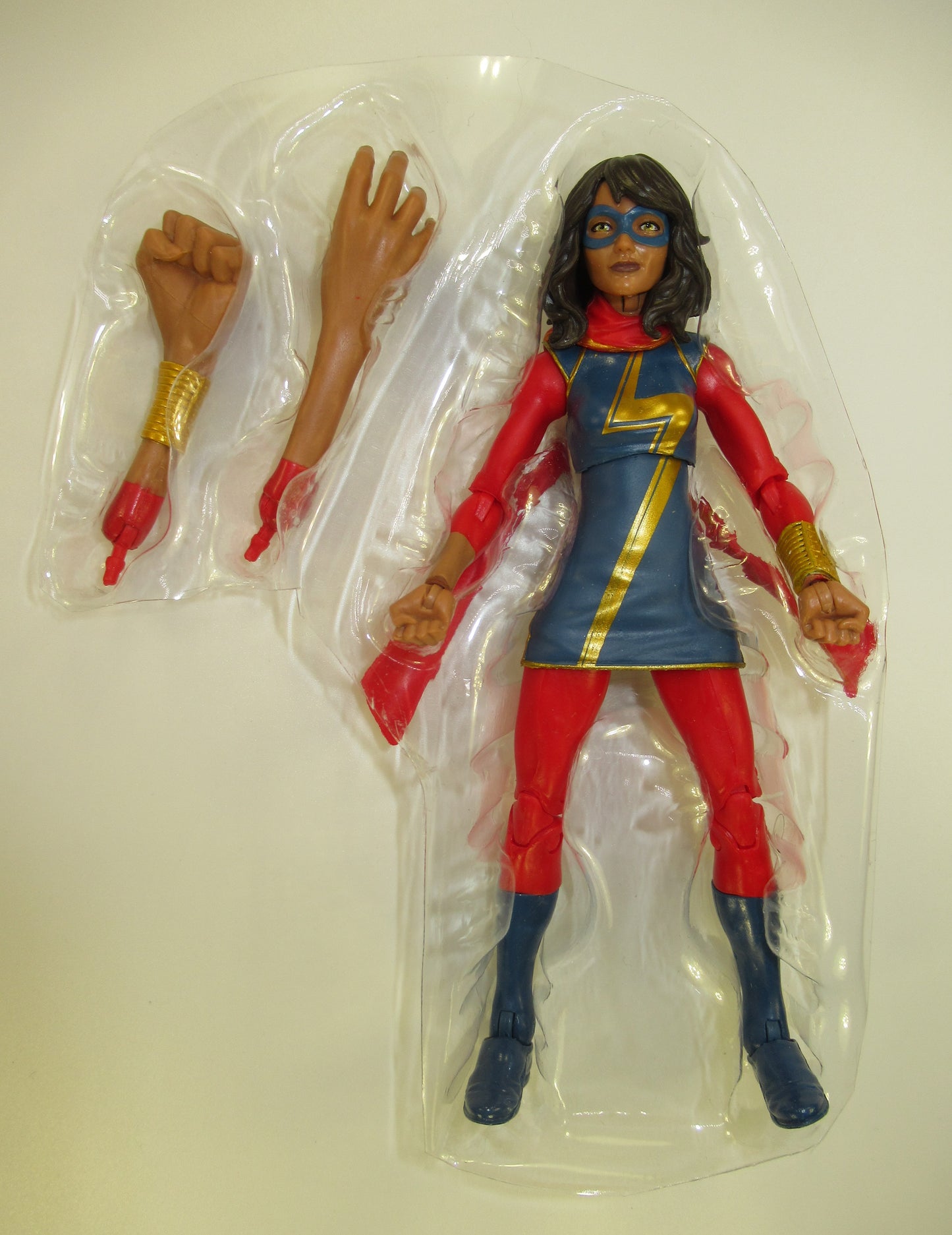 Ms. Marvel Marvel Legends Action Figure Hasbro New Kamala Khan Sandman Wave