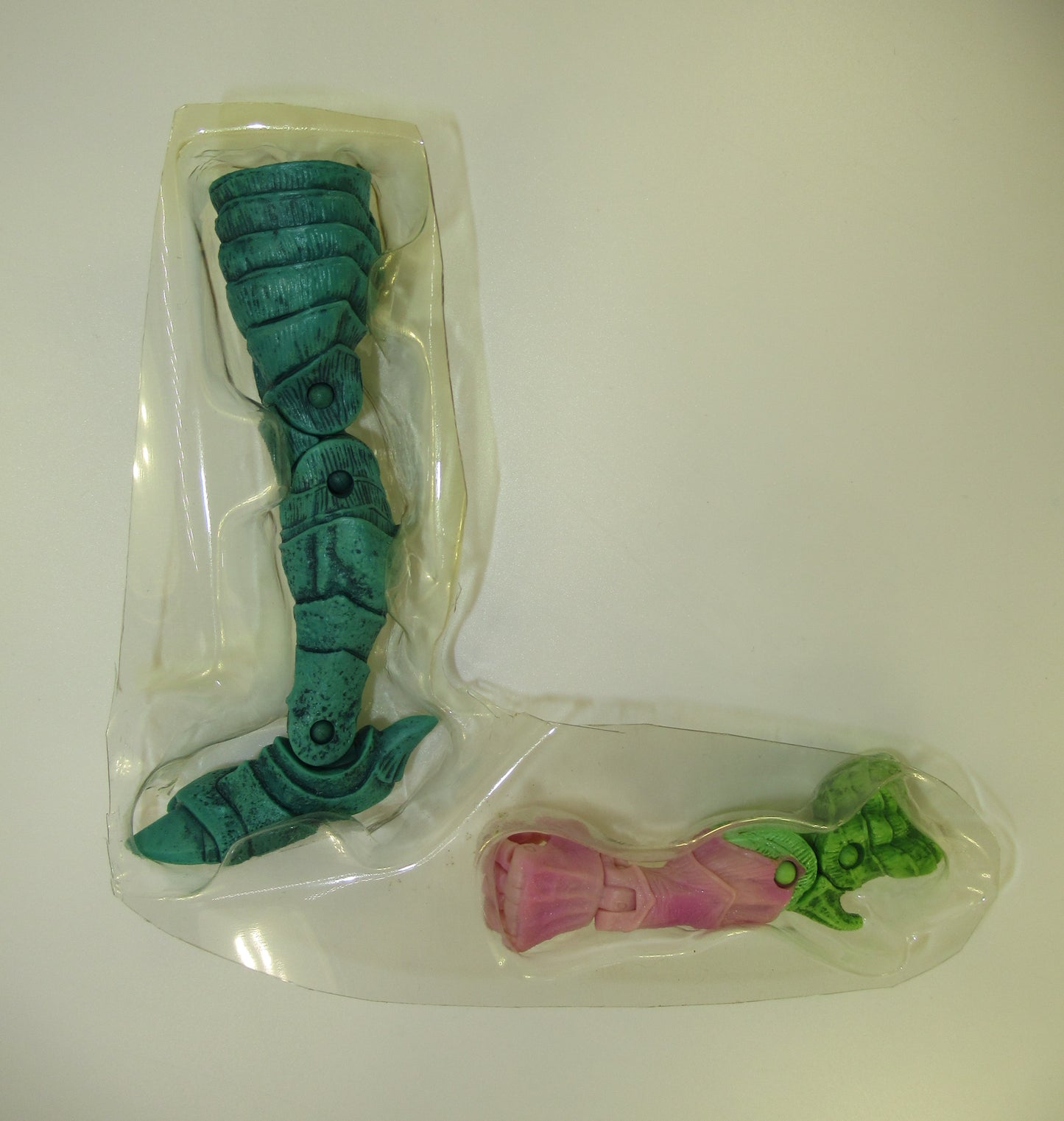 Left Arm and Leg From Annihilus Marvel Legends Build A Figure Hasbro New BAF